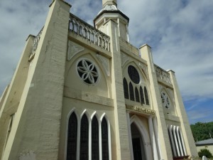 8-7グアム　グアムで一番古い教会